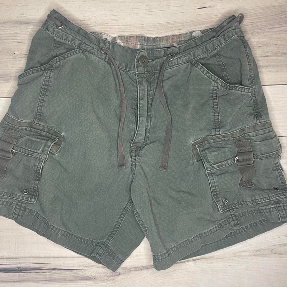 Y2K Gorpcore Women's Green Cargo Utility Shorts - Picture 2 of 3
